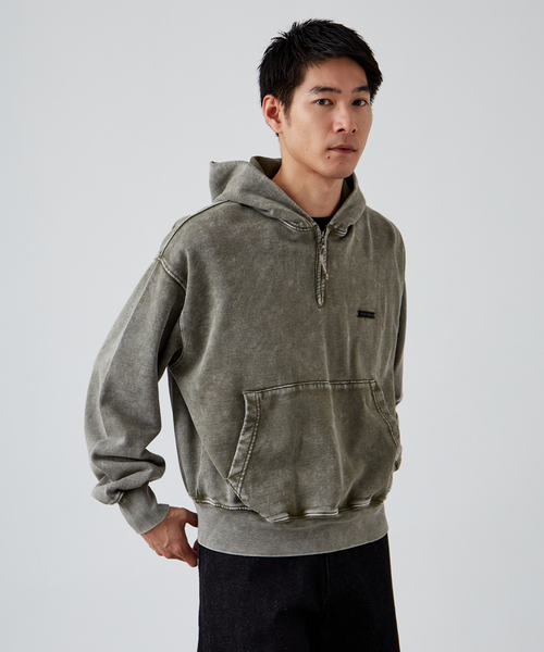 B.C STOCK(ベーセーストック)の「【ANTS & ELEPHANTS】フェード加工 ハーフジップパーカー(パーカー・メンズ・ブラック/グレー/レッド/カーキ・MEDIUM/LARGE)」の14枚目の写真