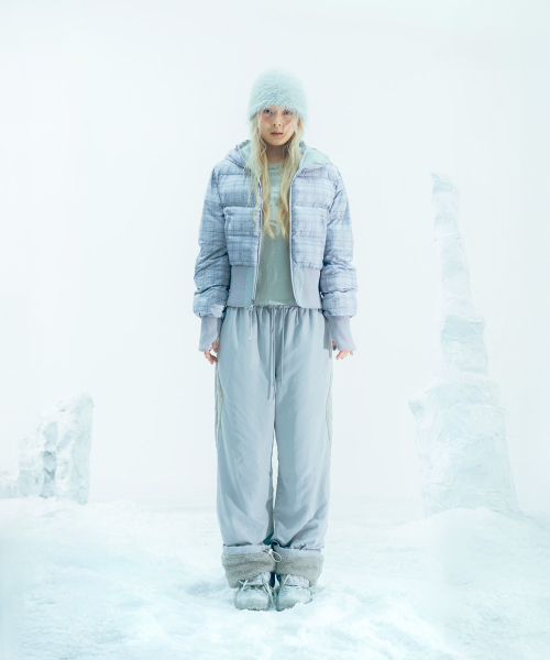 OJOS(オホス)の「Reversible Check Padded Jacket / Grey(ダウンジャケット/コート・レディース・その他・1/2/3)」の2枚目の写真