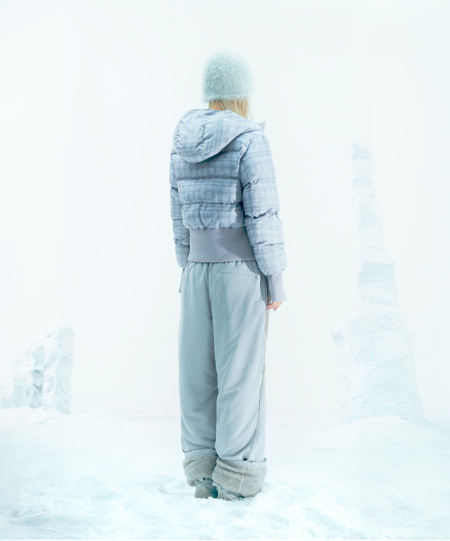OJOS(オホス)の「Reversible Check Padded Jacket / Grey(ダウンジャケット/コート・レディース・その他・1/2/3)」の4枚目の写真