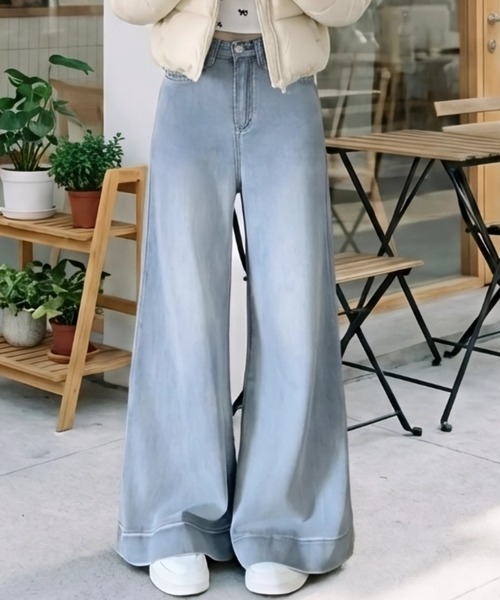 cammie(キャミー)の「ハイウエストバギーデニム(デニムパンツ・レディース・ライトブルー/ブルー・M/L)」の1枚目の写真
