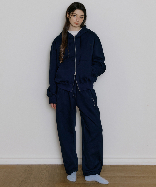 REORG（リオルグ）の「REORG DAILY NEEDLEWORK JOGGER PANTS NAVY（スウェットパンツ・レディース・その他・MEDIUM）」の3枚目の写真