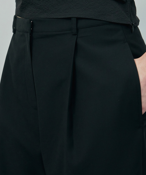 IHR(アイエイチアール)の「ワンタックワイドトラウザー / ブラック(スラックス・レディース・その他・SMALL/MEDIUM)」の3枚目の写真