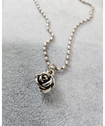 DOUZE（ドゥズ）の「エッグローズネックレス（ネックレス）」