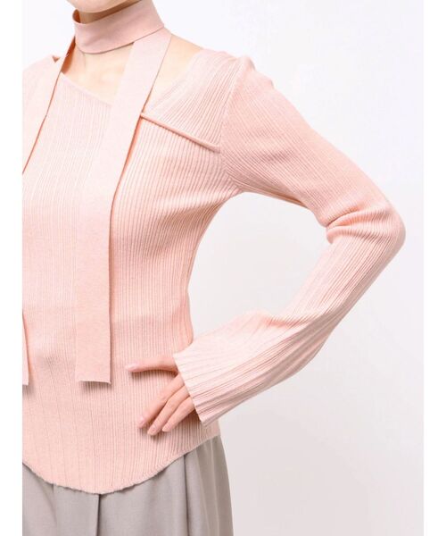 LAGUNAMOON(ラグナムーン)の「ボウタイアシンメトリーネックニットプルオーバー(ニット/セーター・レディース・アイボリー/ピンク/ブラック・FREE)」の9枚目の写真