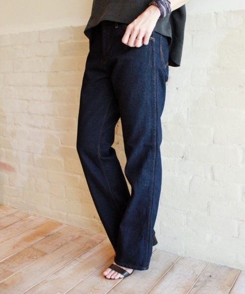 FRAMeWORK(フレームワーク)の「Wrangler 77MWZ ブーツカット ネイビー◆(デニムパンツ・レディース・ネイビー・27inch/28inch/26inch/29inch)」の1枚目の写真