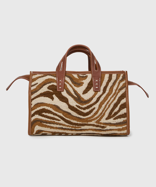 Spick & Span（スピックアンドスパン）の「《一部店舗+WEB限定》A VACATION/ア ヴァケーション SABRINA ZEBRA/A（ショルダーバッグ・レディース・ブラウン・FREE）」の4枚目の写真
