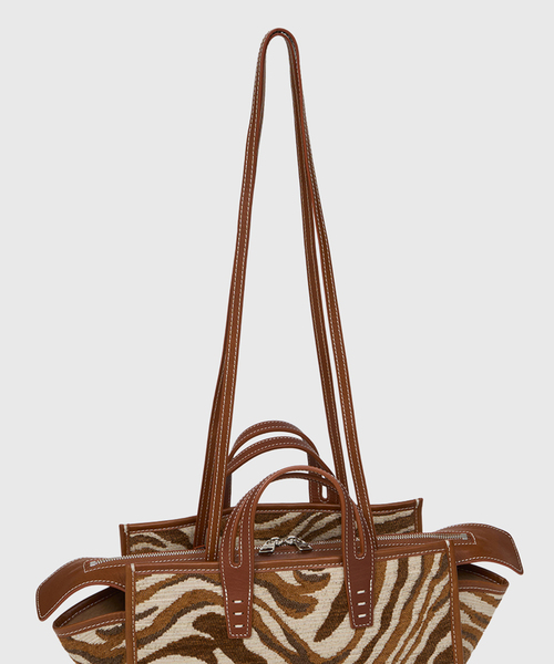 Spick & Span（スピックアンドスパン）の「《一部店舗+WEB限定》A VACATION/ア ヴァケーション SABRINA ZEBRA/A（ショルダーバッグ・レディース・ブラウン・FREE）」の9枚目の写真