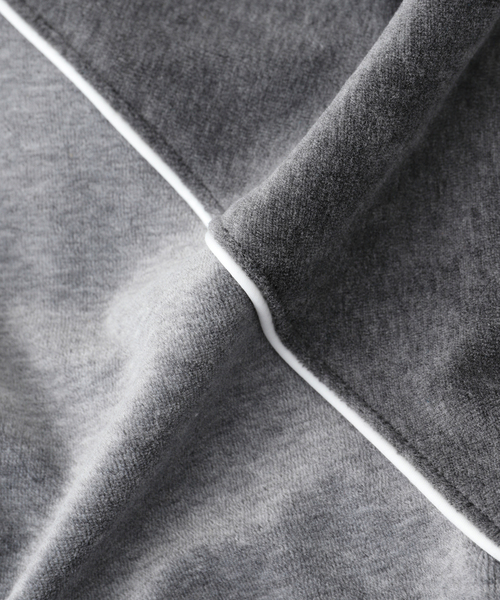 TIGHTBOOTH PRODUCTION（タイトブースプロダクション）の「TBPR / タイトブースプロダクション VELOUR PIPING HOODED JKT（パーカー・メンズ・グレー・MEDIUM）」の6枚目の写真