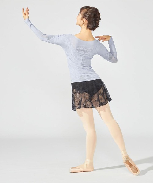 Chacott（チャコット）の「【ノーソーイングニット】クリスタルバレリーナネックニット（ニット/セーター・レディース・ライトブルー/グレー・M）」の5枚目の写真