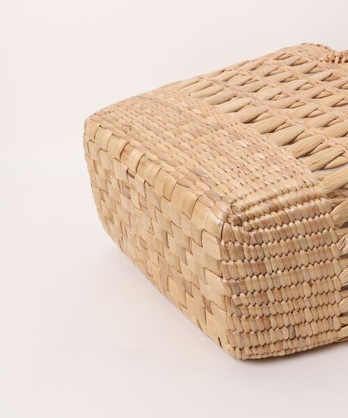 LILA&FLEUR(リラアンドフルール)の「Water Hyacints Bias Basket/ L(かごバッグ・レディース・ナチュラル・LARGE)」の4枚目の写真