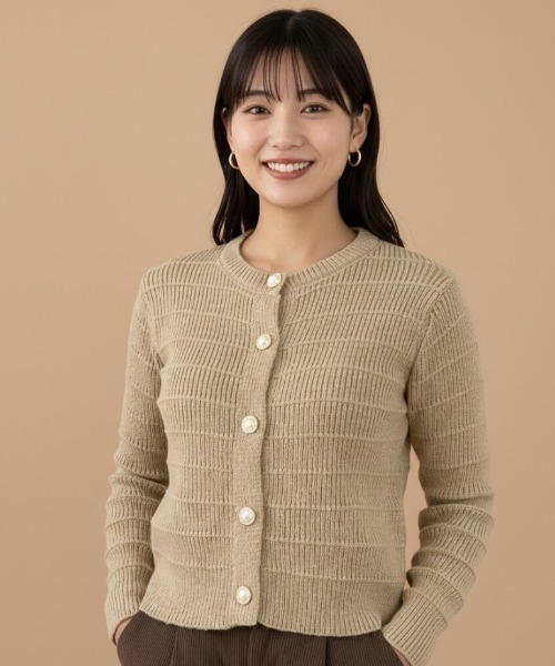 gossip!ロサンゼルス(ゴシップロサンゼルス)の「パーリーボタン ジャガードカーディガン(カーディガン/ボレロ・レディース・オフホワイト/グリーン/ベージュ・FREE)」の2枚目の写真
