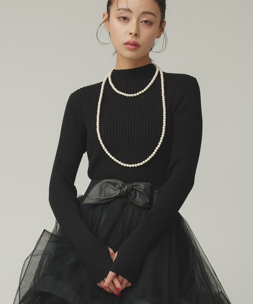 Narcissus（ナルシス）の「モックネックリブトップス（ニット/セーター・レディース・ブラック/グレー・FREE）」の2枚目の写真