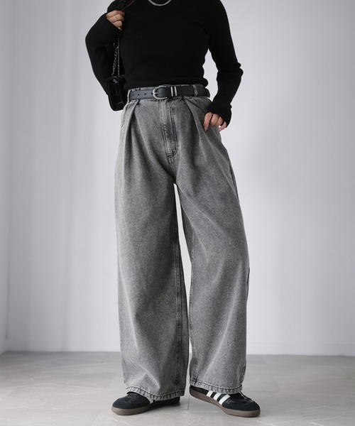 Riberry(リベリー)の「デニムタックカーブパンツ(デニムパンツ・レディース・ブルー/ブラック/ネイビー・FREE)」の2枚目の写真