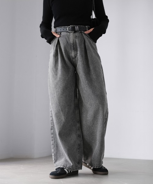 Riberry(リベリー)の「デニムタックカーブパンツ(デニムパンツ・レディース・ブルー/ブラック/ネイビー・FREE)」の15枚目の写真