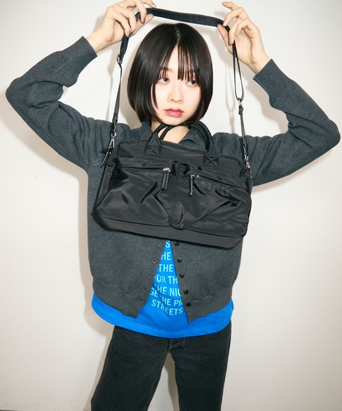 TONER（トナー）の「2WAYナイロンダブルポケットボストンバッグ/ロゴプレート付き（ボストンバッグ・レディース・ブラック/カーキ/グレー/ホワイト・FREE）」の14枚目の写真