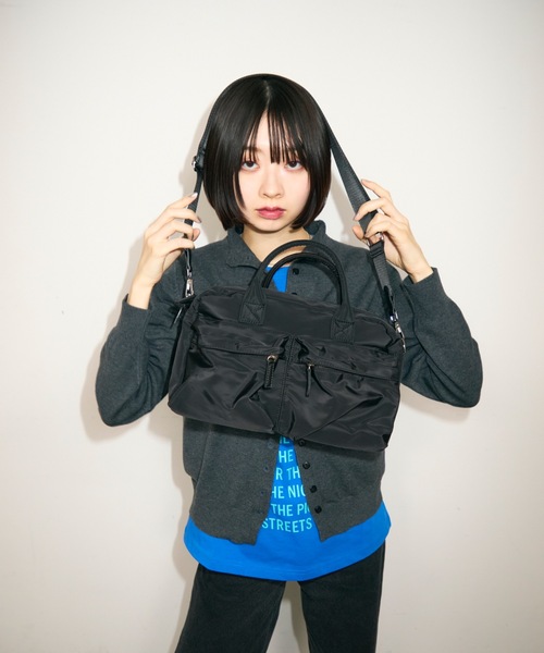 TONER（トナー）の「2WAYナイロンダブルポケットボストンバッグ/ロゴプレート付き（ボストンバッグ・レディース・ブラック/カーキ/グレー/ホワイト・FREE）」の16枚目の写真