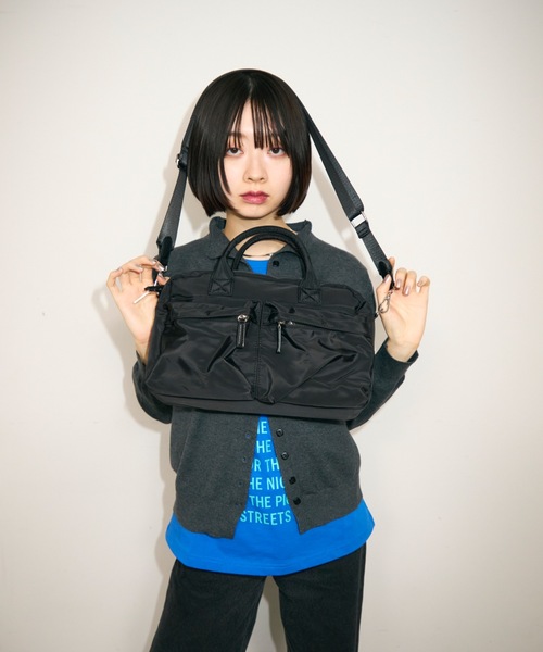 TONER（トナー）の「2WAYナイロンダブルポケットボストンバッグ/ロゴプレート付き（ボストンバッグ・レディース・ブラック/カーキ/グレー/ホワイト・FREE）」の17枚目の写真
