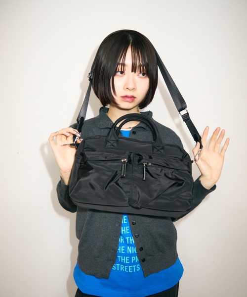 TONER（トナー）の「2WAYナイロンダブルポケットボストンバッグ/ロゴプレート付き（ボストンバッグ・レディース・ブラック/カーキ/グレー/ホワイト・FREE）」の18枚目の写真