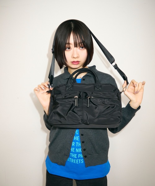 TONER（トナー）の「2WAYナイロンダブルポケットボストンバッグ/ロゴプレート付き（ボストンバッグ・レディース・ブラック/カーキ/グレー/ホワイト・FREE）」の19枚目の写真