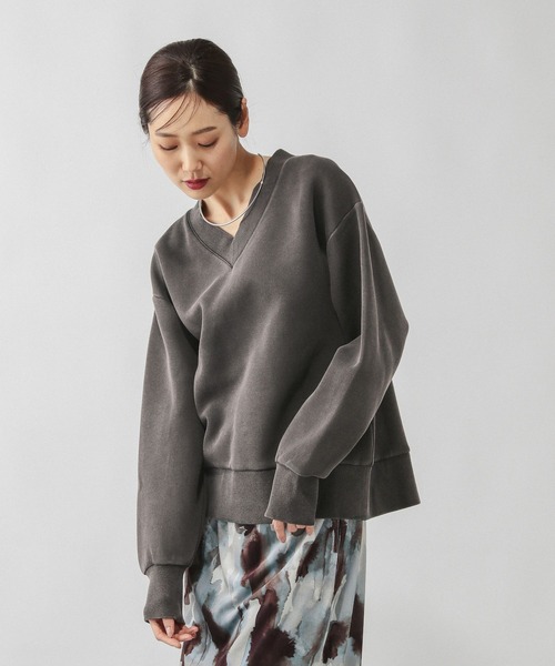 GLOBAL WORK（グローバルワーク）の「加工ダンボールVネックプルオーバー/643004（スウェット・レディース・サックスブルー系/グレイッシュベージュ/スミクロ・LARGE/MEDIUM）」の15枚目の写真