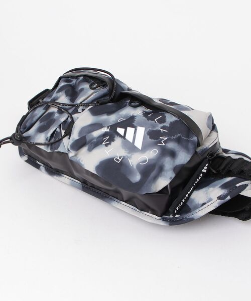 adidas(アディダス)の「adidas by Stella McCartney プリントバムバッグ【adidas by Stella McCartney】 / アディダス adidas(ボディバッグ/ウエストポーチ・レディース・グレー・FREE)」の8枚目の写真