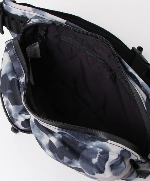 adidas(アディダス)の「adidas by Stella McCartney プリントバムバッグ【adidas by Stella McCartney】 / アディダス adidas(ボディバッグ/ウエストポーチ・レディース・グレー・FREE)」の9枚目の写真