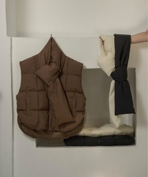 lawgy（ラウジー）の「muffler set round hem quilting vest / マフラーセットラウンドヘムキルティングベスト（その他アウター）」