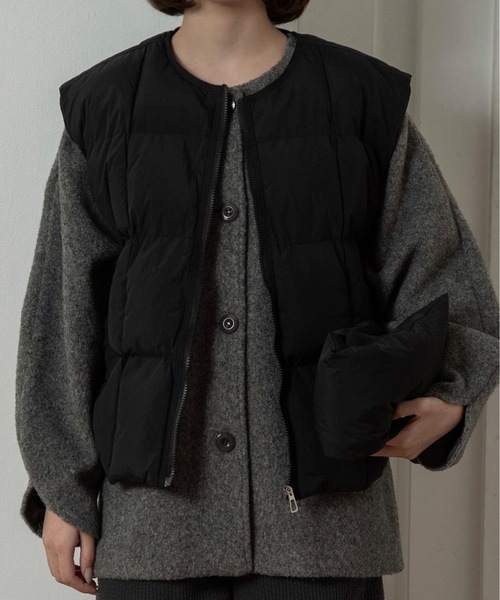 lawgy(ラウジー)の「muffler set round hem quilting vest / マフラーセットラウンドヘムキルティングベスト(その他アウター・レディース・アイボリー/ブラック/ブラウン・FREE)」の8枚目の写真