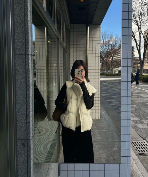 lawgy（ラウジー）の「muffler set round hem quilting vest / マフラーセットラウンドヘムキルティングベスト（その他アウター・レディース・アイボリー/ブラック/ブラウン・FREE）」の13枚目の写真