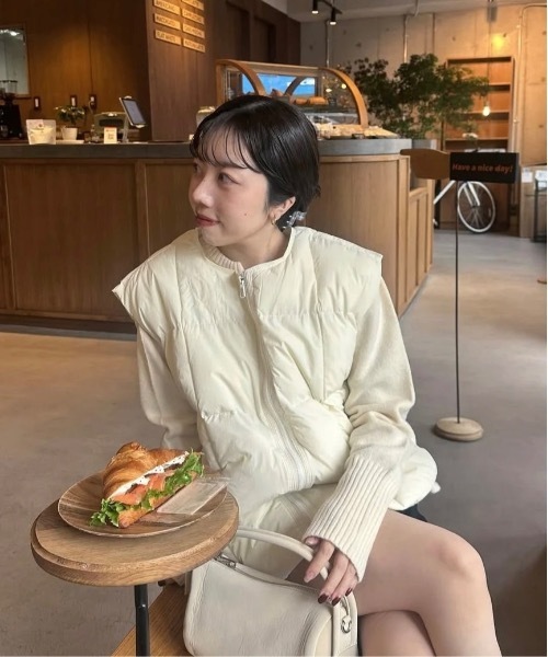 lawgy（ラウジー）の「muffler set round hem quilting vest / マフラーセットラウンドヘムキルティングベスト（その他アウター・レディース・アイボリー/ブラック/ブラウン・FREE）」の16枚目の写真