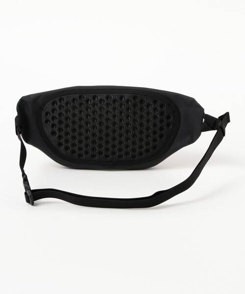 ARC'TERYX(アークテリクス)の「ARCTERYX / Granville Crossbody Bag(ボディバッグ/ウエストポーチ・メンズ・ブラック・ONE SIZE)」の7枚目の写真
