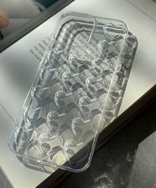 SANSeLF(サンセルフ)の「【SANSeLF】ハートエンボススマホケース iPhoneカバー アイフォンケース sac26s002(スマホケース/カバー・レディース・クリア/ブラック/ピンク・iPhone 17/iPhone 16/iPhone 15)」の5枚目の写真