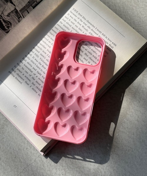 SANSeLF(サンセルフ)の「【SANSeLF】ハートエンボススマホケース iPhoneカバー アイフォンケース sac26s002(スマホケース/カバー・レディース・クリア/ブラック/ピンク・iPhone 17/iPhone 16/iPhone 15)」の11枚目の写真