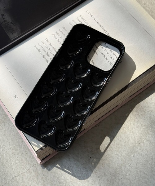 SANSeLF(サンセルフ)の「【SANSeLF】ハートエンボススマホケース iPhoneカバー アイフォンケース sac26s002(スマホケース/カバー・レディース・クリア/ブラック/ピンク・iPhone 17/iPhone 16/iPhone 15)」の16枚目の写真