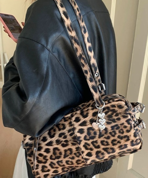 Vipoa(ヴィポア)の「leopard shoulder bag(ショルダーバッグ・レディース・グレー/ブラウン・FREE)」の4枚目の写真