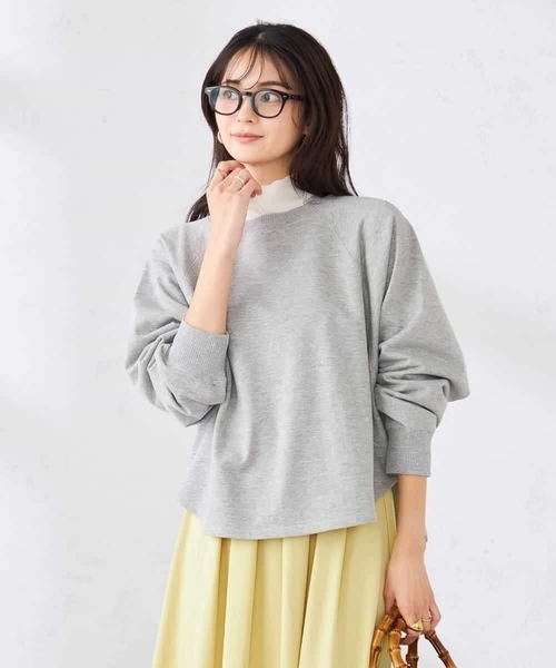 a.v.v(アーヴェヴェ)の「ラメ裏毛ドルマンスウェット(スウェット・レディース・グレー系その他/ライトグレー・38/40)」の2枚目の写真