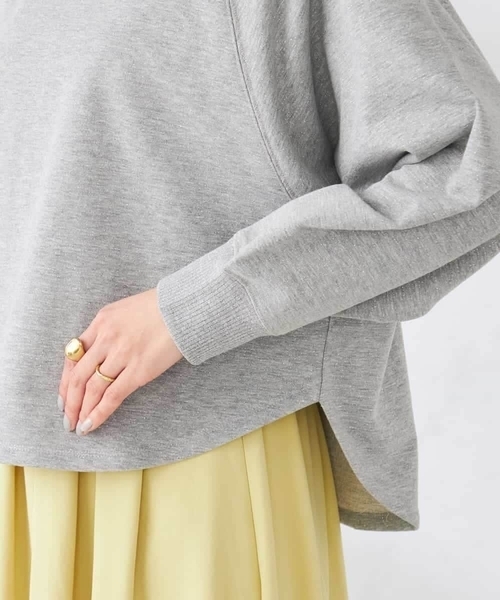 a.v.v(アーヴェヴェ)の「ラメ裏毛ドルマンスウェット(スウェット・レディース・グレー系その他/ライトグレー・38/40)」の21枚目の写真