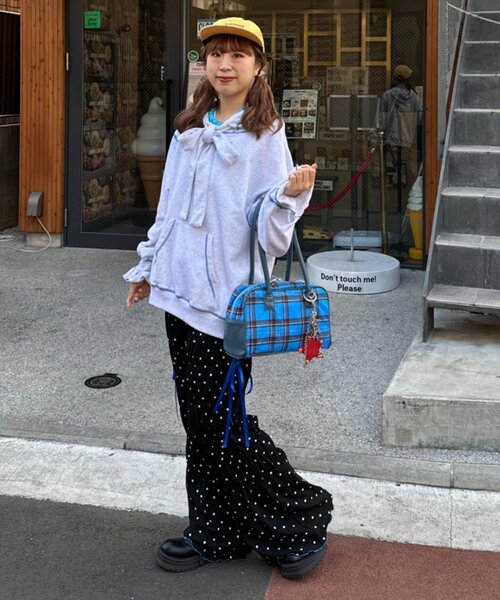HELLO.SANFRANCISCO（ハローサンフランシスコ）の「【HELLO.SANFRANCISCO】ビッグリボン裏毛パーカー（パーカー・レディース・グレー/イエロー/ピンク・ONE SIZE）」の13枚目の写真