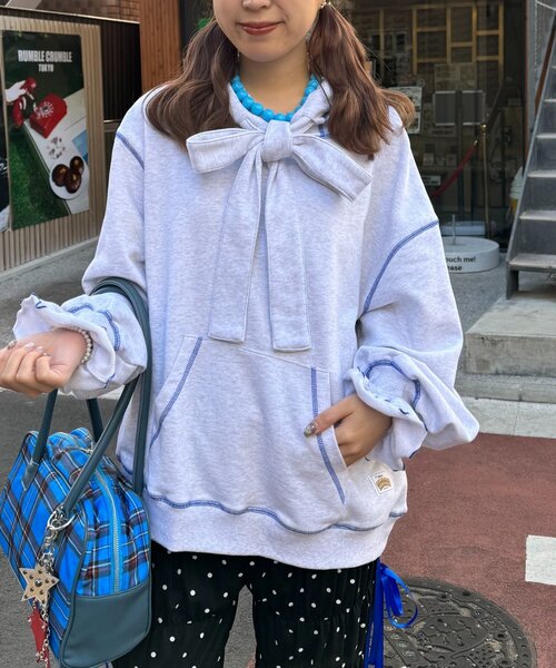 HELLO.SANFRANCISCO（ハローサンフランシスコ）の「【HELLO.SANFRANCISCO】ビッグリボン裏毛パーカー（パーカー・レディース・グレー/イエロー/ピンク・ONE SIZE）」の4枚目の写真