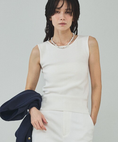 qualite（カリテ）の「【前後で着用可能！新色追加】2WAYスクエアノースリーブニット/インナー/春服/夏服/オフィスカジュアル（タンクトップ・レディース・ブルー/オフホワイト/ブラック・フリー）」の2枚目の写真
