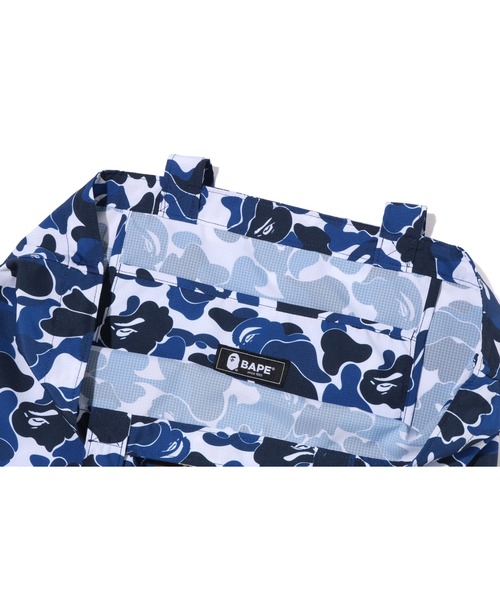 A BATHING APE（アベイシングエイプ）の「BAPE CAMO GO APE POINTER COLLEGE TOTE BAG BAPEC（トートバッグ・メンズ・グリーン/ブルー/ネイビー/ピンク・FREE）」の10枚目の写真