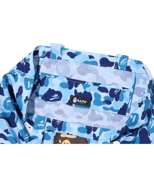 A BATHING APE（アベイシングエイプ）の「BAPE CAMO GO APE POINTER COLLEGE TOTE BAG BAPEC（トートバッグ・メンズ・グリーン/ブルー/ネイビー/ピンク・FREE）」の11枚目の写真