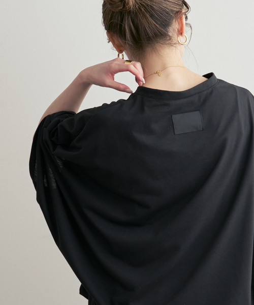 COGTHEBIGSMOKE(コグザビッグスモーク)の「COG THE BIGSMOKE/コグザビッグスモーク NARIAH TUCKED SLEEVE TOP(Tシャツ/カットソー・レディース・ベージュ/ホワイト/ブラック・FREE)」の11枚目の写真