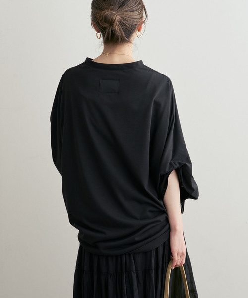 COGTHEBIGSMOKE(コグザビッグスモーク)の「COG THE BIGSMOKE/コグザビッグスモーク NARIAH TUCKED SLEEVE TOP(Tシャツ/カットソー・レディース・ベージュ/ホワイト/ブラック・FREE)」の6枚目の写真