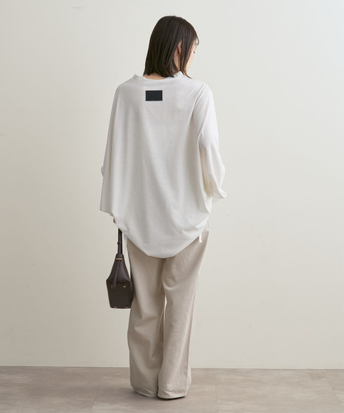 COGTHEBIGSMOKE(コグザビッグスモーク)の「COG THE BIGSMOKE/コグザビッグスモーク NARIAH TUCKED SLEEVE TOP(Tシャツ/カットソー・レディース・ベージュ/ホワイト/ブラック・FREE)」の20枚目の写真