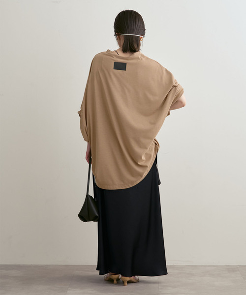 COGTHEBIGSMOKE(コグザビッグスモーク)の「COG THE BIGSMOKE/コグザビッグスモーク NARIAH TUCKED SLEEVE TOP(Tシャツ/カットソー・レディース・ベージュ/ホワイト/ブラック・FREE)」の16枚目の写真