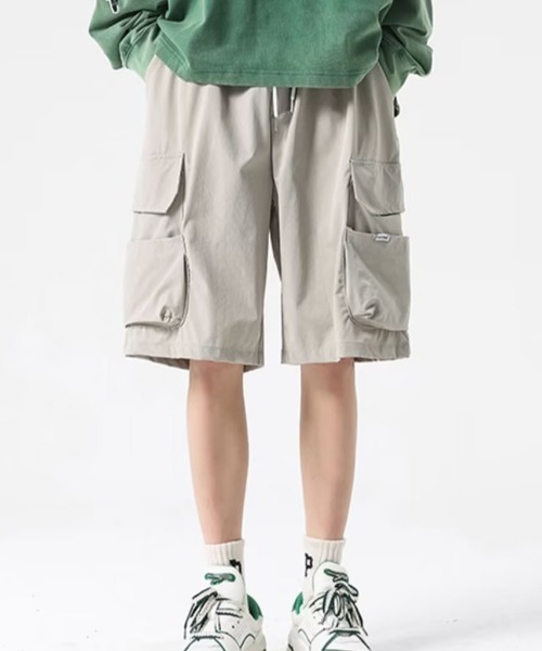 link lot(リンクロット)の「マルチポケット ワイドカーゴシハーフパンツ(カーゴパンツ・メンズ・ベージュ/グレー/ブラック・L/M)」の5枚目の写真