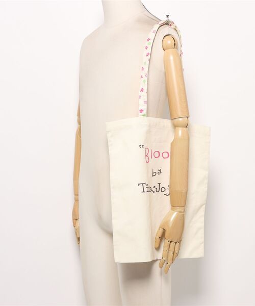 TINA：JOJUN（ティーナジョジュン）の「Bloom トートバッグ TINA：JOJUN（トートバッグ・レディース・クリーム/サックスブルー・F）」の22枚目の写真