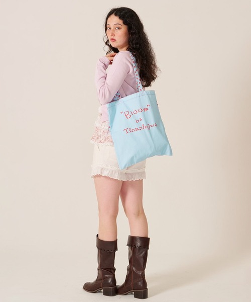 TINA：JOJUN（ティーナジョジュン）の「Bloom トートバッグ TINA：JOJUN（トートバッグ・レディース・クリーム/サックスブルー・F）」の4枚目の写真