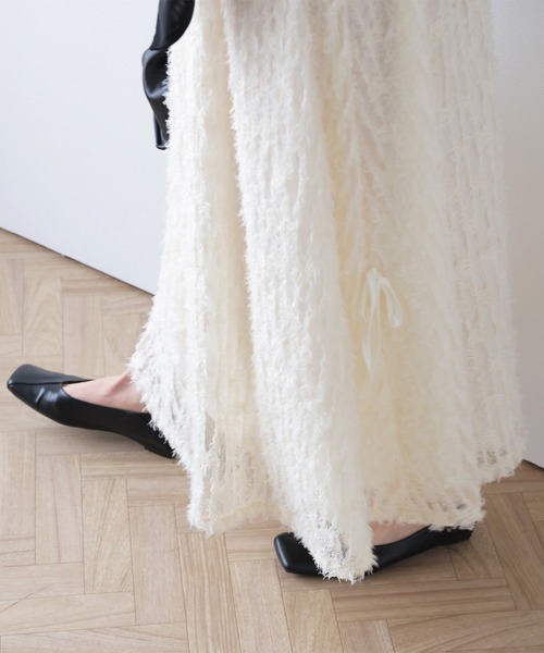 AMELY(エミリー)の「フリンジギャザースカート(スカート・レディース・ブラック/アイボリー・フリー)」の7枚目の写真